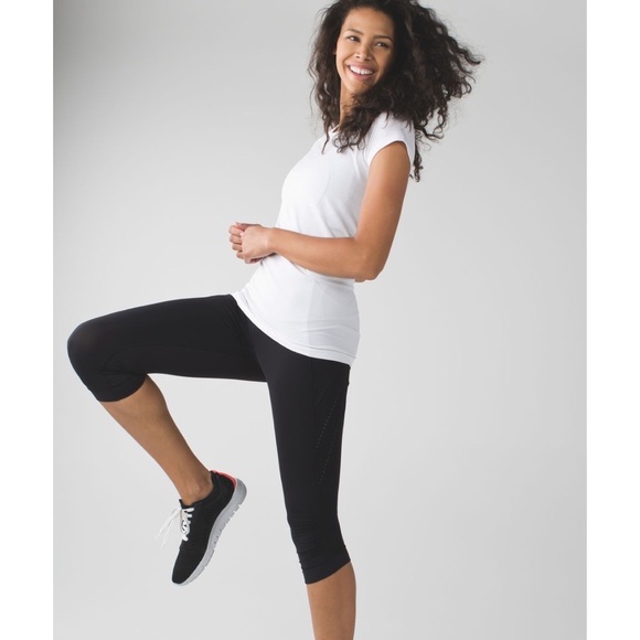 Lululemon Stop At Nothing Crop Black Luxtreme - Picture 2 of 16